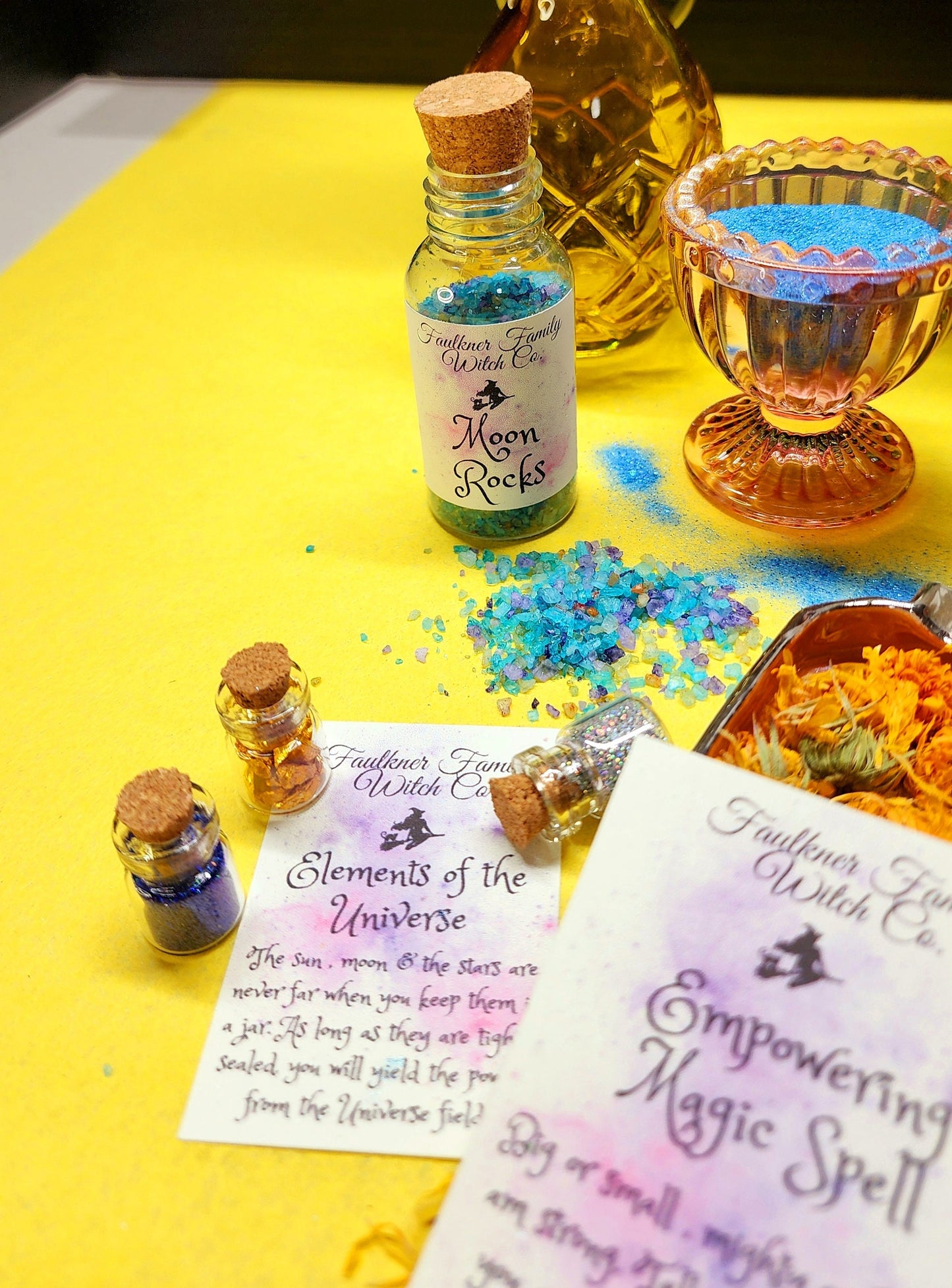 Cosmic Courage – Mini Magic Potion Kit – Shimmering Powders, Moon Rocks & Dried Flowers